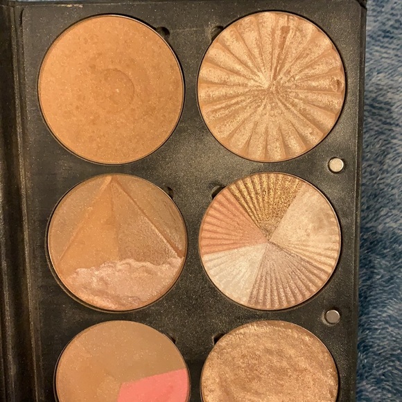 Ofra on the glow highlighter/bronzer palette - Picture 10 of 12